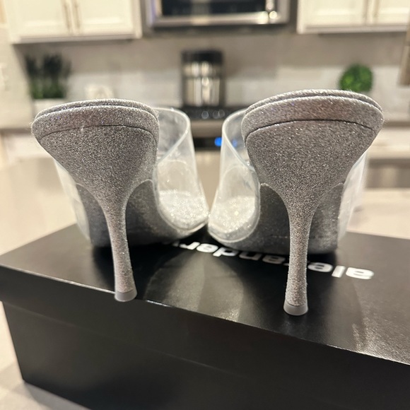 *SOLD* - Picture 4 of 9